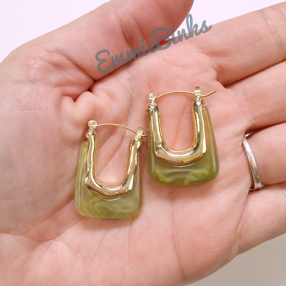 ✨3for$38 New Vintage U Shaped Acrylic Door Knocker Marble Green Hoop Earrings - Picture 5 of 14